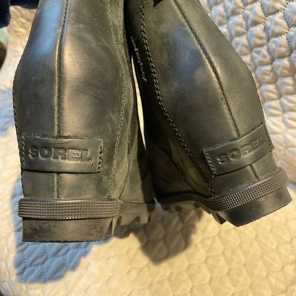 Sorel Dark Green Leather Boots